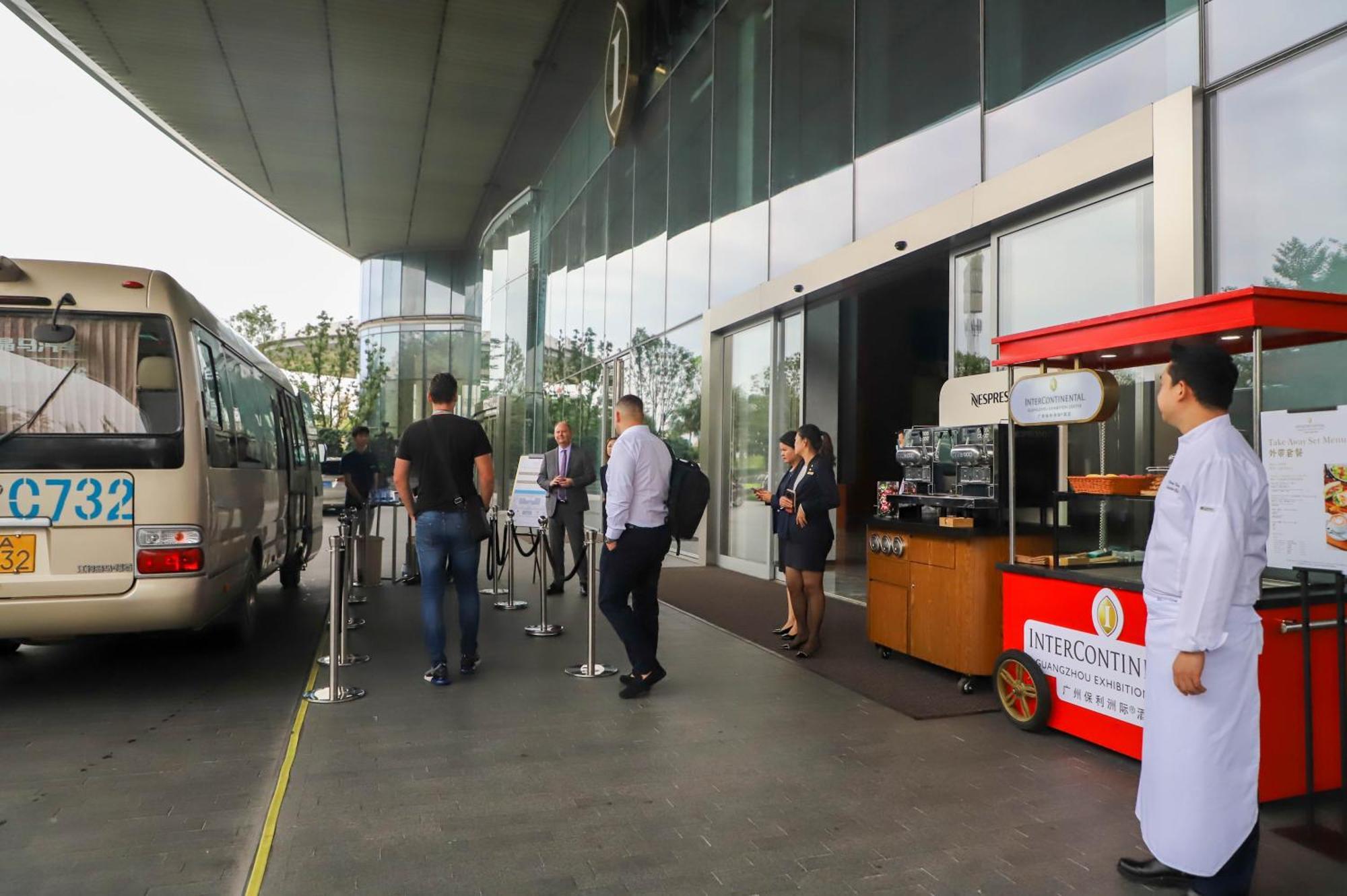 Intercontinental Guangzhou Exhibition Center, An Ihg Hotel - Free Shuttle Between Hotel And Exhibition Center During Canton Fair & Exhibitor Registration Counter Exterior photo